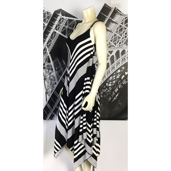 JUST LOVE Asymmetrical Handkerchief Dress - Picture 4 of 4